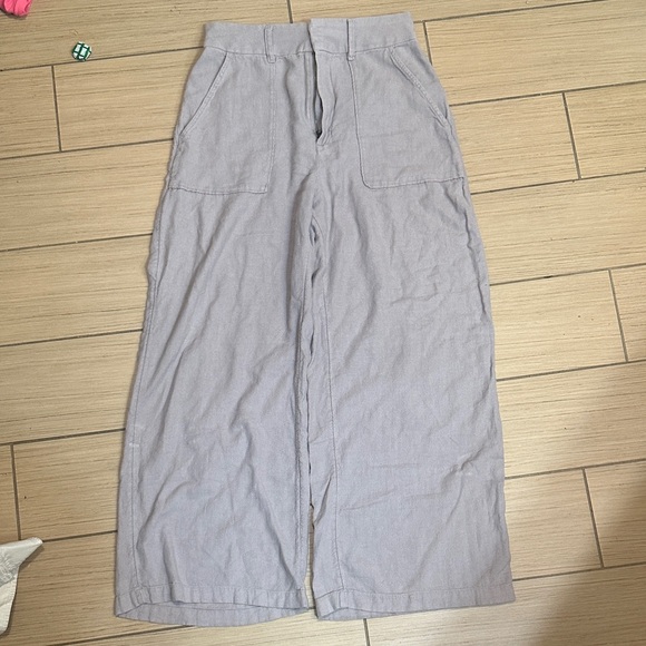 Abercrombie & Fitch Light Gray Cropped Linen Pants - Picture 1 of 5